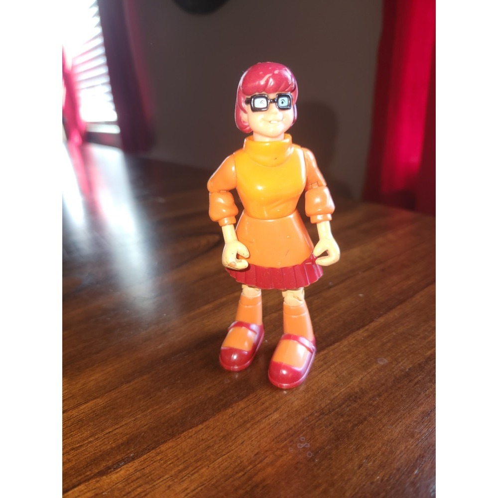 Scooby Doo 1999 Thinkway Toys Velma Dinkley 5" Action Figure Hanna-Barbe Vintage